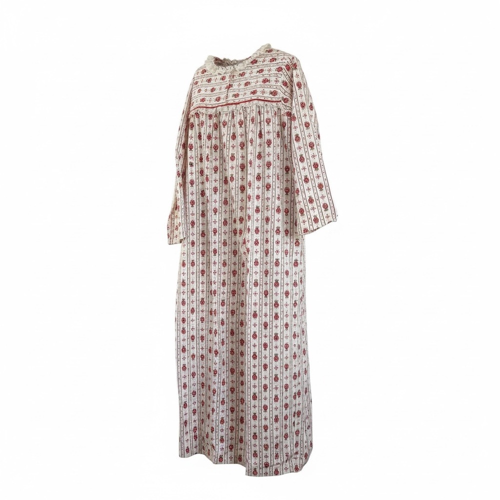 Vintage cottagecore Valentines Cotton ruffled lace‎ Teddy Bear Night Gown Medium